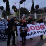 «Goodbye l’assassin, président de la guerre»: à Athènes, ils disent adieu à Barack Obama