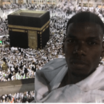 Vidéo: Paul Pogba envoie ses vœux du mois de ramadan depuis la Mecque